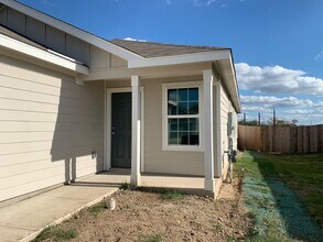 4818 Republic View in San Antonio, TX - Foto de edificio - Building Photo