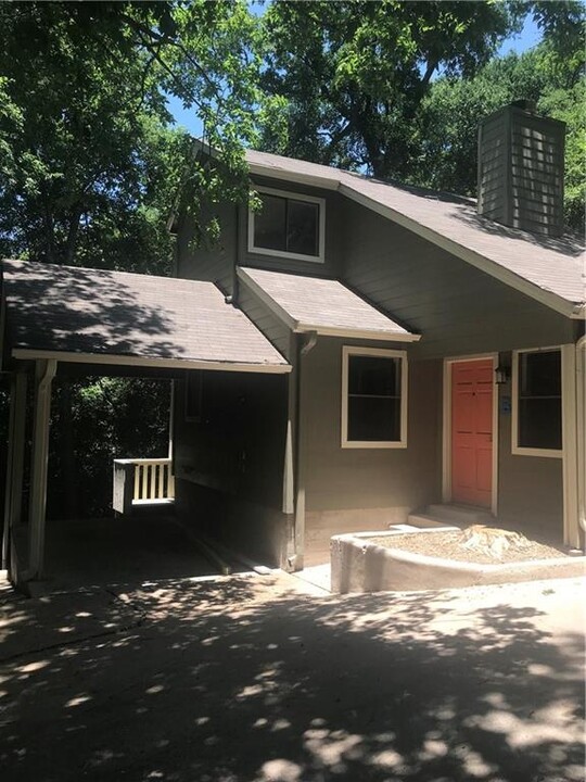 1610 Waterloo Tr in Austin, TX - Building Photo