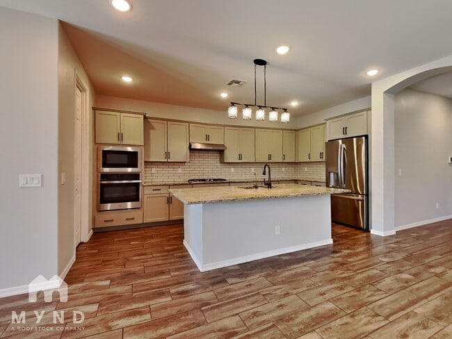 15093 W Latham St in Goodyear, AZ - Foto de edificio - Building Photo