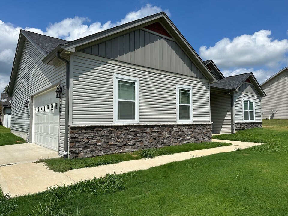 2005 Tumbleweed Trail in Poplar Bluff, MO - Building Photo