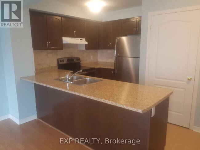 3250-3250 Bentley Dr in Mississauga, ON - Building Photo - Building Photo