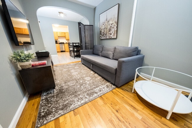 305 E 104th St in New York, NY - Building Photo - Building Photo
