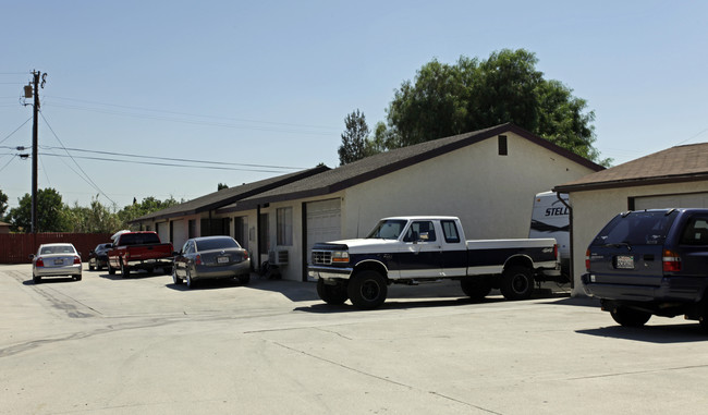 9343-9353 Juniper Ave in Fontana, CA - Building Photo - Building Photo