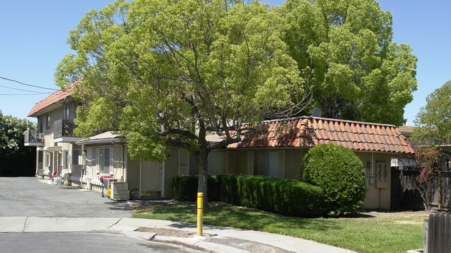 1973 Jacqueline Way in Concord, CA - Foto de edificio - Building Photo