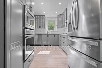 12 Lowell Pl in Waltham, MA - Building Photo - Building Photo