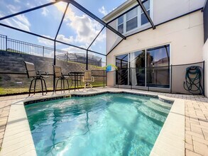 2421 Silver Palm Dr in Kissimmee, FL - Building Photo - Building Photo