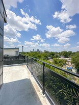 218 S Olive St in San Antonio, TX - Building Photo