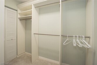 450 Bayfront Pl in Naples, FL - Building Photo - Building Photo