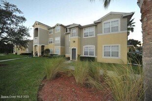 5693 Star Rush Dr in Melbourne, FL - Building Photo
