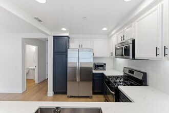 30 Three Vines Ct in Mission Viejo, CA - Building Photo - Building Photo