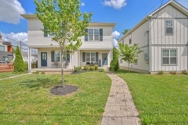 1734 Pecan St in Nashville, TN - Building Photo - Building Photo