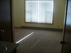 4335 E Crow Dr in Laramie, WY - Building Photo - Building Photo