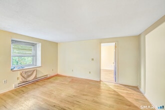 364 Colonial Ave in Waterbury, CT - Building Photo - Building Photo