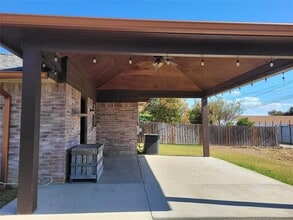 3006 Ruidosa Ave in Dallas, TX - Building Photo - Building Photo