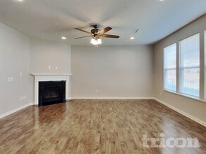 10348 Hunters Crossing Blvd in Indianapolis, IN - Building Photo - Building Photo