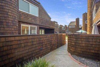 325 S Sierra Ave, Unit 25 in Solana Beach, CA - Foto de edificio - Building Photo