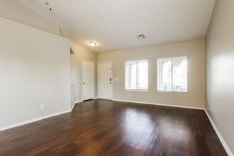 15109 W Adams St in Goodyear, AZ - Foto de edificio - Building Photo