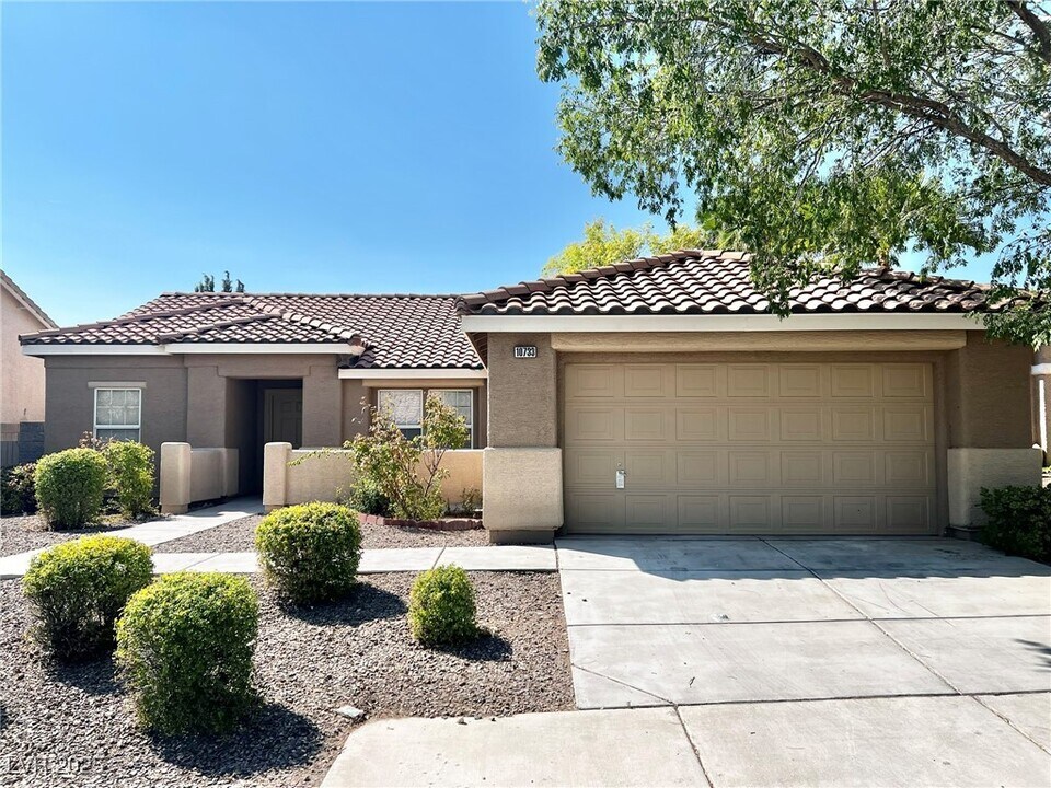 10733 Esk Dr in Las Vegas, NV - Foto de edificio