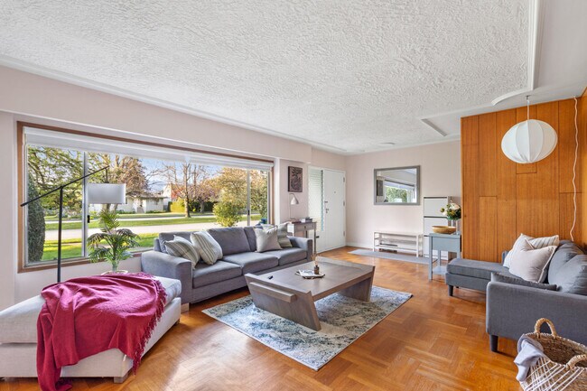 2694 W King Edward Ave in Vancouver, BC - Building Photo - Building Photo