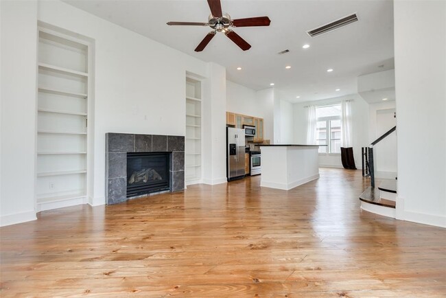 property at 2002 Blodgett St