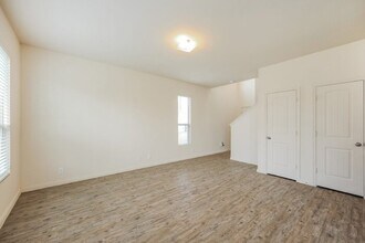 4803 War Horse Dr in San Antonio, TX - Building Photo - Building Photo