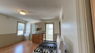 4 Thenius St in Worcester, MA - Building Photo - Building Photo
