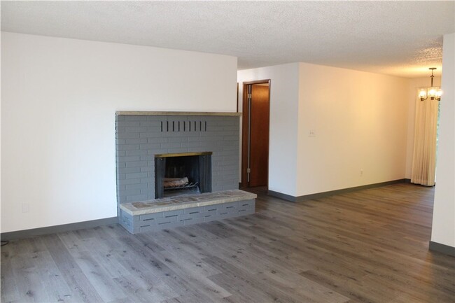 8876 Old Olympic Hwy in Sequim, WA - Building Photo - Building Photo