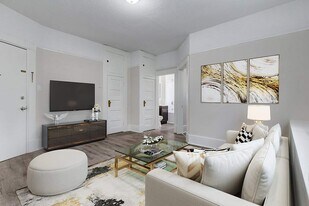 Rideau Classic in Saskatoon, SK - Building Photo