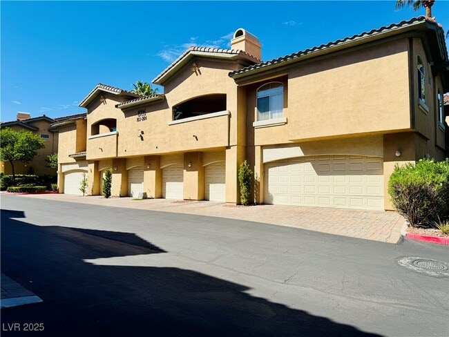 8716 Red Brook Dr in Las Vegas, NV - Building Photo - Building Photo