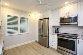 5733 Deauville Cir in Naples, FL - Building Photo - Building Photo