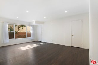 344 Rexford Dr, Unit 2 in Beverly Hills, CA - Building Photo - Building Photo