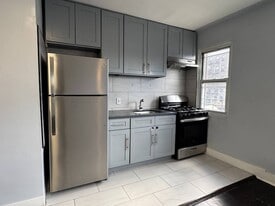 1254 White Plains Rd in Bronx, NY - Building Photo