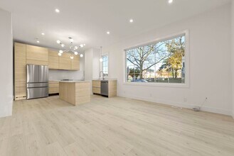 317 Sherman Ave in Jersey City, NJ - Building Photo - Building Photo