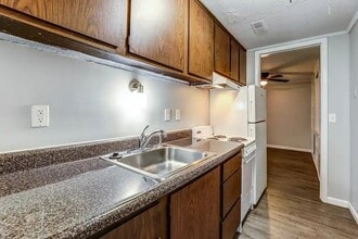James- Marie Court in Fostoria, OH - Building Photo - Building Photo