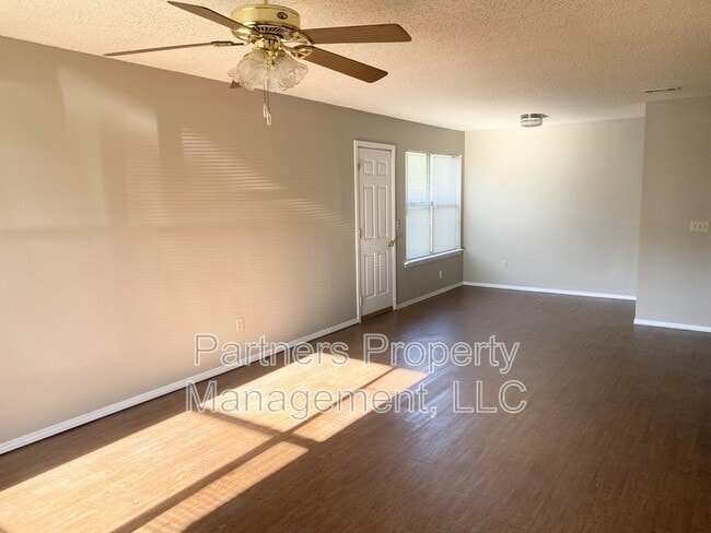 1645 N Dawn Dr in Fayetteville, AR - Building Photo - Building Photo