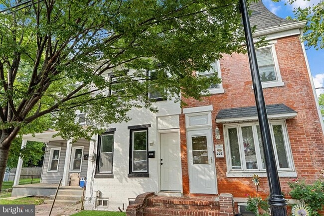 225 Market St in Gloucester City, NJ - Foto de edificio - Building Photo