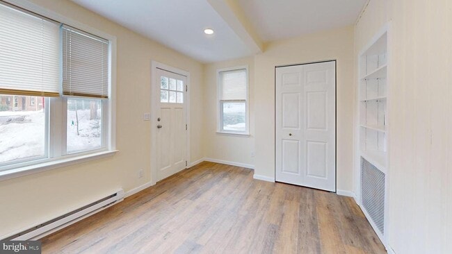 824 Kintner Rd in Kintnersville, PA - Building Photo - Building Photo