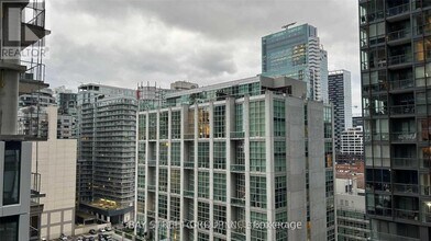 115-1115 Blue Jays Way in Toronto, ON - Building Photo - Building Photo