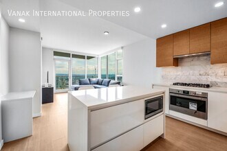 2108 Gilmore Ave in Burnaby, BC - Building Photo - Building Photo