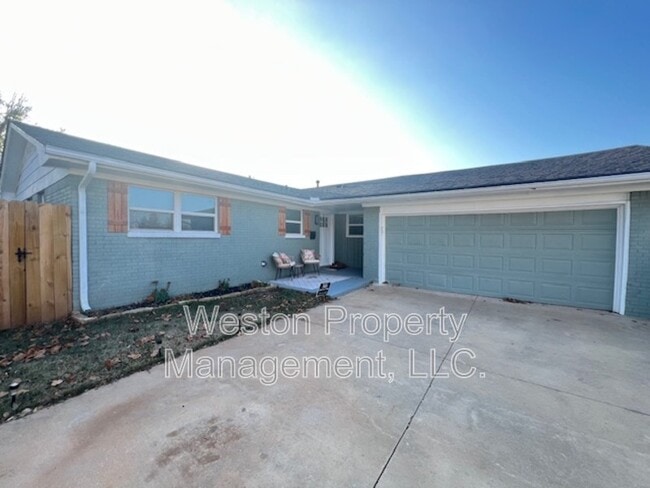 5804 NW 66th St in Warr Acres, OK - Building Photo - Building Photo