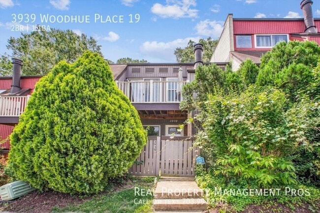 property at 3939 Woodhue Pl