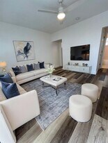 571 NE 67th St in Miami, FL - Building Photo