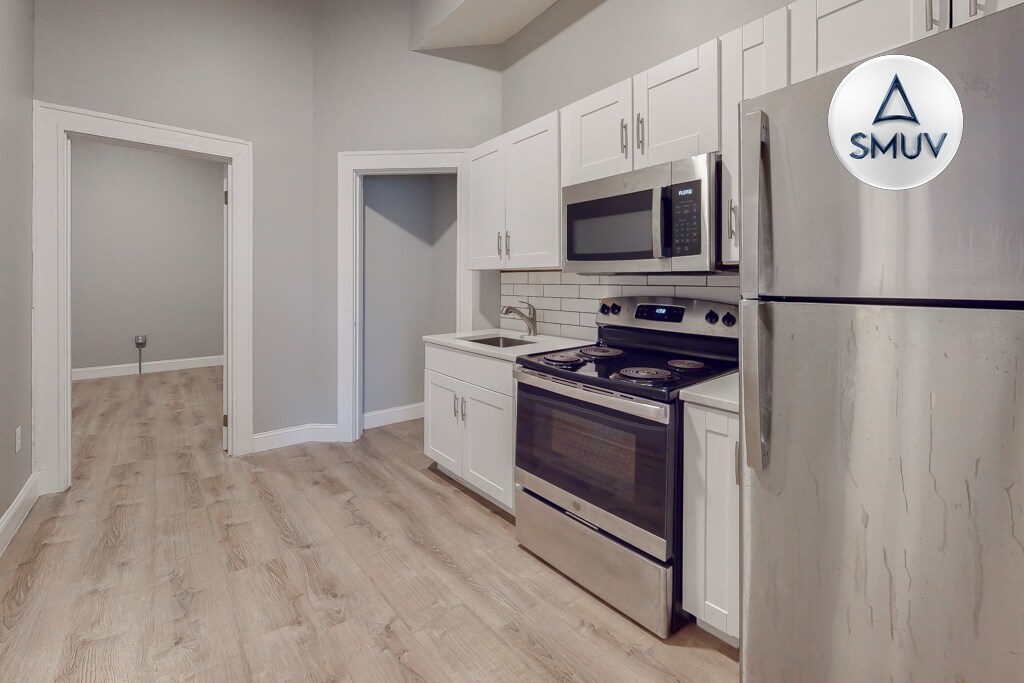 5 N Carey St in Baltimore, MD - Building Photo