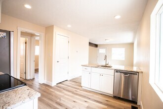 164 Hampton Ave S in Salt Lake City, UT - Building Photo - Building Photo