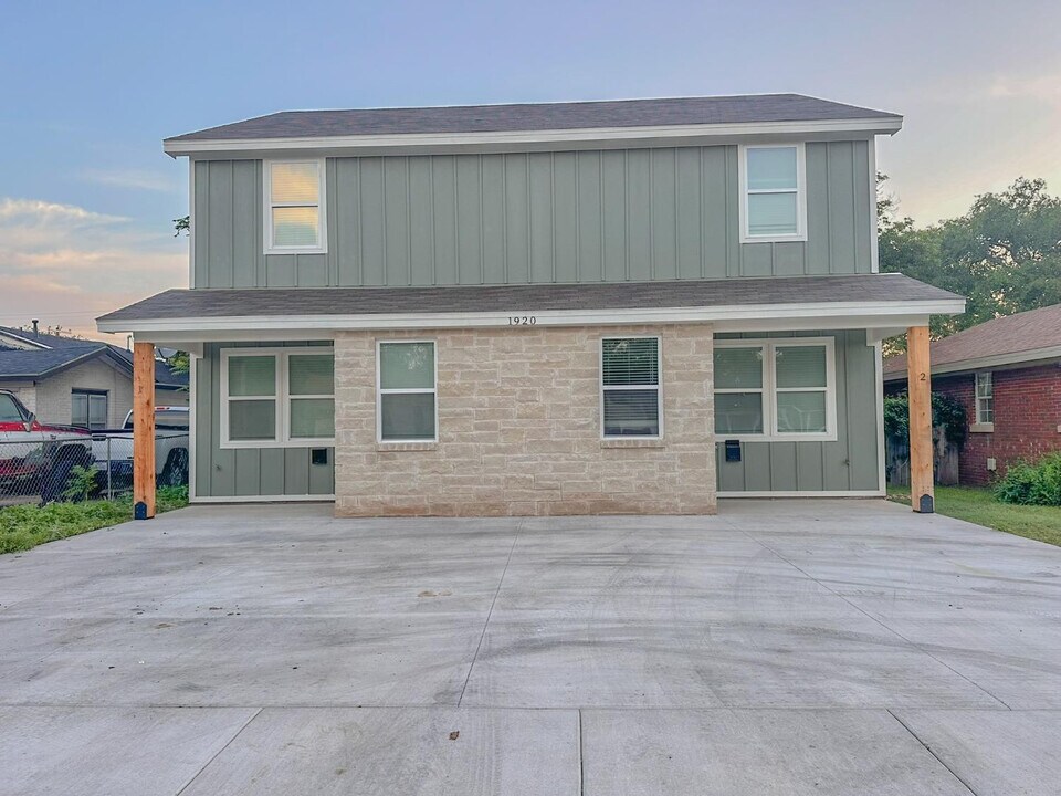 1920 27th St in Lubbock, TX - Building Photo