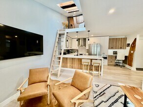 910 W Hallam St, Unit 910 hallam in Aspen, CO - Building Photo - Building Photo