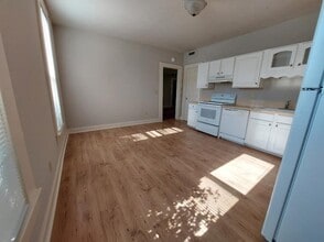 202 E 95th St S in Haysville, KS - Building Photo - Building Photo