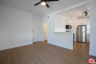 1934 New England St-Unit -8 in Los Angeles, CA - Building Photo - Building Photo