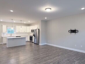 57 Walnut Springs Dr in Asheville, NC - Foto de edificio - Building Photo