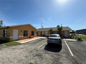 2117 SW Santa Barbara Pl in Cape Coral, FL - Building Photo